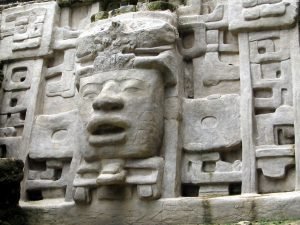 lamanai maya ruins